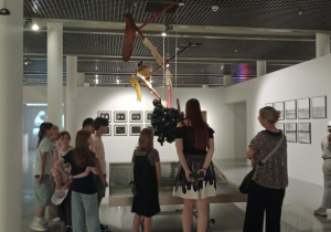 Uczniowie w Muzeum Sztuki