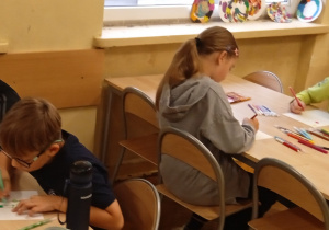 Uczniowie pracują