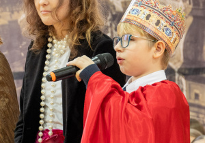 Uczeń i uczennica przeprani za władców Polski