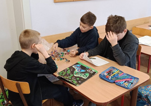 Uczniowie wymyślają zasady bezpieczeństwa w sieci