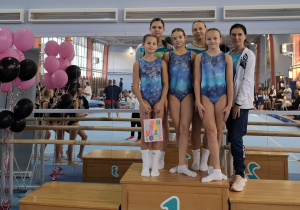 Zawodniczki z trenerką