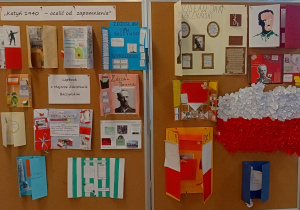 Tablica z lapbookami