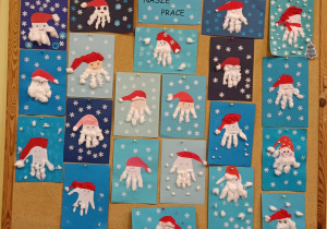 Tablica z pracami dzieci aby mogły zaczerpnąć pomysł na strój mikołajowy