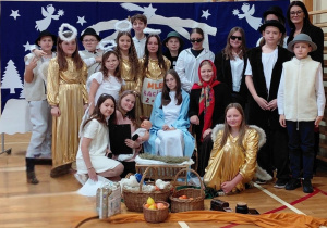 Pamiątkowe zdjęcie z p. Dyrektor