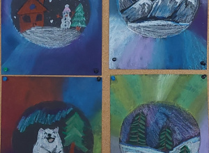 Zimowe krajobrazy zamknięte w kuli śnieżnej