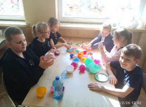 Dinozaury z plasteliny - ćwiczymy motorykę małą dłoni