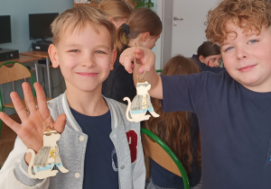 Uczniowie z przywieszkami