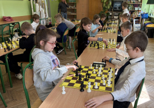 Uczniowie rywalizacji szachowej