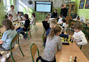 Uczniowie rywalizacji szachowej