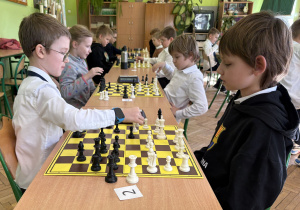 Uczniowie rywalizacji szachowej
