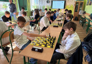 Uczniowie rywalizacji szachowej