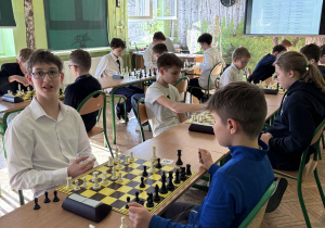 Uczniowie rywalizacji szachowej