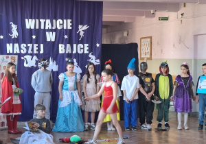 Nasi uczniowie podczas występu