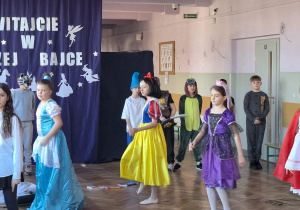 Nasi uczniowie podczas występu