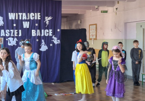 Nasi uczniowie podczas występu