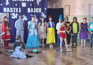 Nasi uczniowie podczas występu