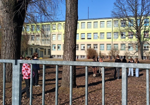 Zabawa ruchowa na świeżym powietrzu