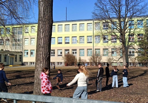 Zabawa w poszukiwanie oznak wiosny