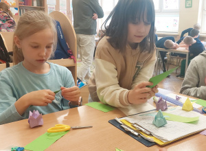 "Od kartki do kwiatu- magia origami"