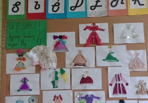 Tablica z pracami uczniów