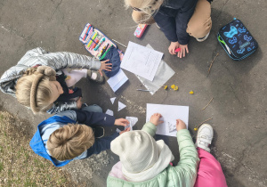 Uczennice są na boisku