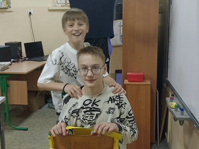 Moc energii - mini instalacje artystyczne klas piątych