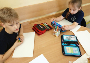 Uczniowie pracują