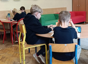 Zajęcia świetlicowe pt. "Dzień Dobrych Uczynków".