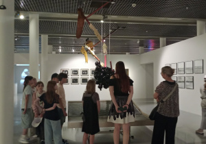 Uczniowie w Muzeum Sztuki