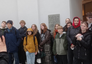 Uczniowie podczas wycieczki edukacyjnej