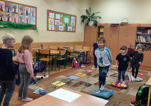 Uczniowie podczas zajęć w świetlicy